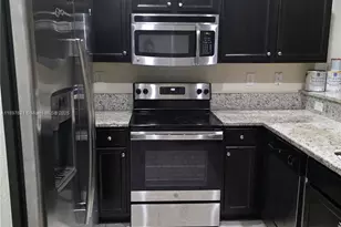 528 SE 32nd Ave, Homestead, FL 33033 - Photo 10