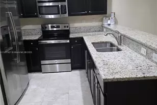 528 SE 32nd Ave, Homestead, FL 33033 - Photo 8