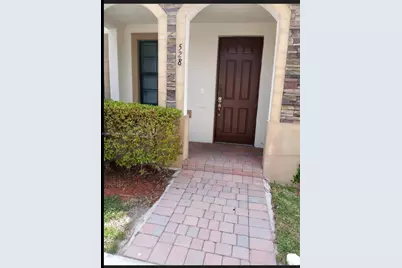 528 SE 32nd Ave #528, Homestead, FL 33033 - Photo 1