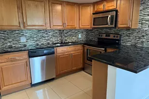 3860 NE 170th St, North Miami Beach, FL 33160 - Photo 6