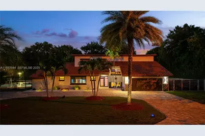 8111 SW 183rd St, Palmetto Bay, FL 33157 - Photo 14