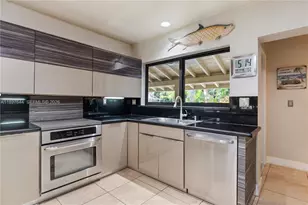 8111 SW 183rd St, Palmetto Bay, FL 33157 - Photo 46