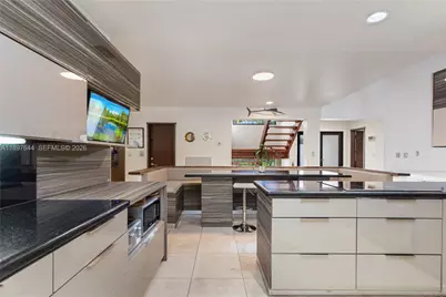 8111 SW 183rd St, Palmetto Bay, FL 33157 - Photo 46