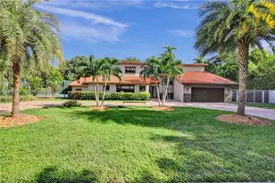 8111 SW 183rd St, Palmetto Bay, FL 33157 - Photo 2