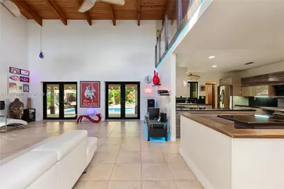 8111 SW 183rd St, Palmetto Bay, FL 33157 - Photo 24