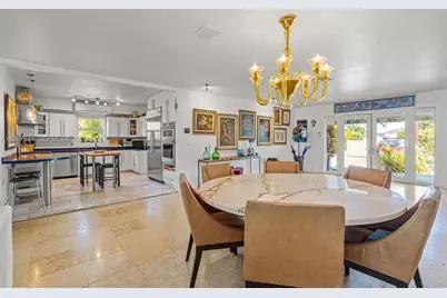 7970 Hawthorne Ave, Miami Beach, FL 33141 - Photo 10