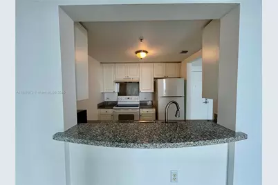 900 SW 8th St #1505, Miami, FL 33130 - Photo 8