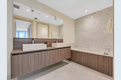 1000 Brickell Plz #3402, Miami, FL 33131 - Photo 30