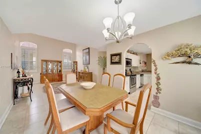 1653 SW 158th Ter, Pembroke Pines, FL 33027 - Photo 12