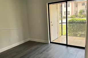 855 NE 209th St, Miami, FL 33179 - Photo 4