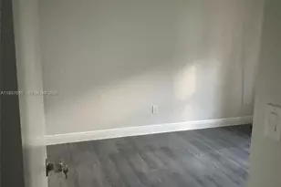 855 NE 209th St, Miami, FL 33179 - Photo 10