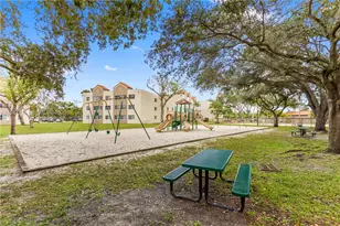 6065 NW 186th St, Hialeah, FL 33015 - Photo 6