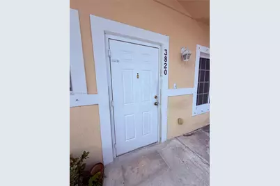 3820 SW 48th Ave #E-31, Pembroke Park, FL 33023 - Photo 1