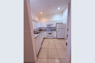 3820 SW 48th Ave #E-31, Pembroke Park, FL 33023 - Photo 2