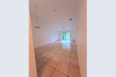 3820 SW 48th Ave #E-31, Pembroke Park, FL 33023 - Photo 10