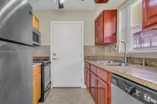 8601 SW 94th St, Miami, FL 33156 - Photo 10