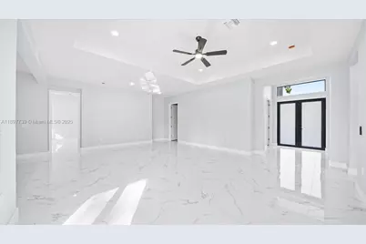 932 Maddock St, Lehigh Acres, FL 33974 - Photo 10