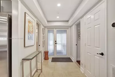 1128 W Cypress Dr #V-15, Pompano Beach, FL 33069 - Photo 12