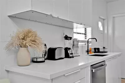 1510 Normandy Dr, Miami Beach, FL 33141 - Photo 14