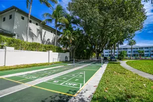 581 Blue Heron Dr, Hallandale Beach, FL 33009 - Photo 62