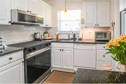 581 Blue Heron Dr #112-B, Hallandale Beach, FL 33009 - Photo 8