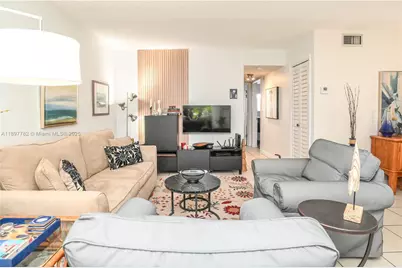 581 Blue Heron Dr #112-B, Hallandale Beach, FL 33009 - Photo 12