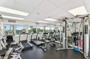 5005 Collins Ave, Miami Beach, FL 33140 - Photo 24
