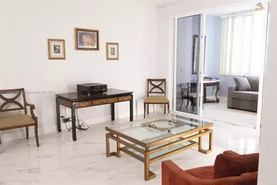 5005 Collins Ave #1523, Miami Beach, FL 33140 - Photo 2