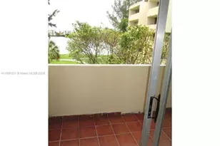 10000 NW 80th Ct, Hialeah Gardens, FL 33016 - Photo 12