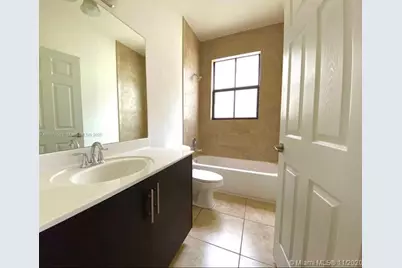 10306 NW 70th Ter, Doral, FL 33178 - Photo 26