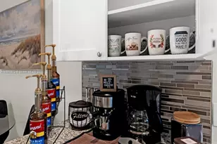 1075 NE 12th Ave, Homestead, FL 33030 - Photo 12