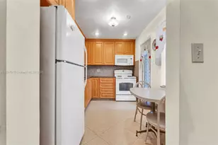 4270 NW 40th St, Lauderdale Lakes, FL 33319 - Photo 4