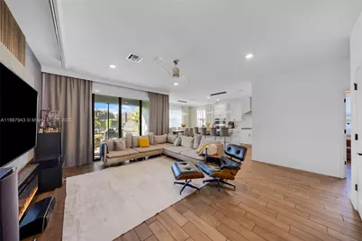 2454 Primrose Pl, Oakland Park, FL 33309 - Photo 2