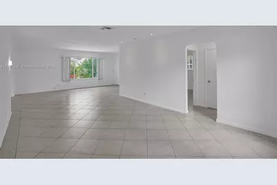 8851 Byron Ave, Surfside, FL 33154 - Photo 12