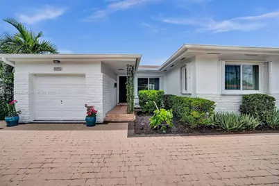 8851 Byron Ave, Surfside, FL 33154 - Photo 6
