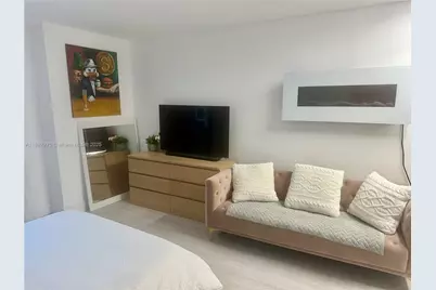 2301 Collins Ave #619, Miami Beach, FL 33139 - Photo 8