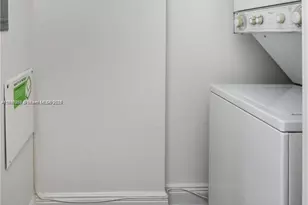 1050 Brickell Ave, Miami, FL 33131 - Photo 24