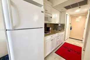 19201 Collins Ave, Sunny Isles Beach, FL 33160 - Photo 14