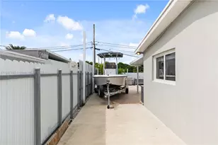 19602 NW 37th Ct, Miami Gardens, FL 33055 - Photo 20