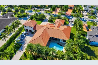 10181 NW 131st St, Hialeah Gardens, FL 33018 - Photo 8