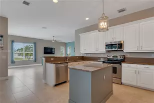 4670 SW Stephanie Ln SW, Vero Beach, FL 32968 - Photo 10