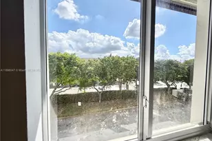 8851 NW 112th Ave, Doral, FL 33178 - Photo 14