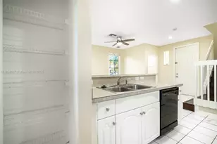 6051 SW 19th Pl, North Lauderdale, FL 33068 - Photo 8