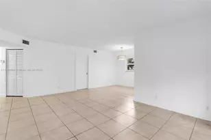 8002 Lagos De Campo Blvd, Tamarac, FL 33321 - Photo 20