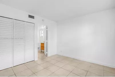 8002 Lagos De Campo Blvd #B-101, Tamarac, FL 33321 - Photo 4