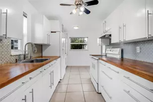 8002 Lagos De Campo Blvd, Tamarac, FL 33321 - Photo 16