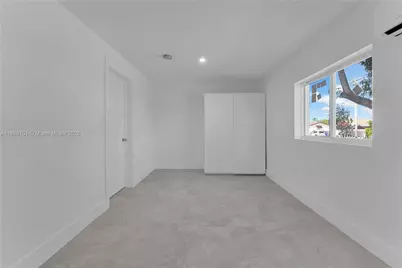 521 NW 33rd Ave, Miami, FL 33125 - Photo 20