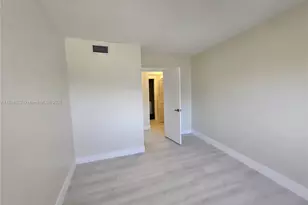 834 Raymond St, Miami Beach, FL 33141 - Photo 12