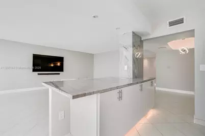18071 Biscayne Blvd #1204, Aventura, FL 33160 - Photo 4