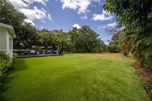 555 NE 127th St, North Miami, FL 33161 - Photo 36